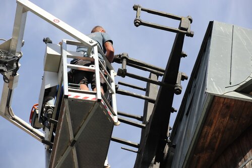 Mitarbeiter der Firma Wacker ...