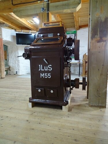 Fertig - die Ausmahlmaschine Fanal 55 steht auf Ihren Platz