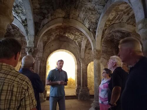 In der Krypta des Klosters.