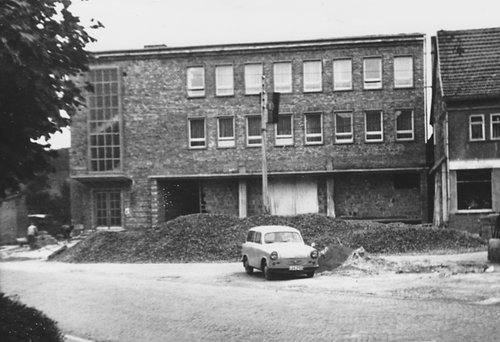 Image: 0073_Mehrzweckgebaeude_im_Bau_1972_Foto_Groening Mehrzweckgebäude im Bau, Grundsteinlegung war am 8. Mai 1970 erfolgt